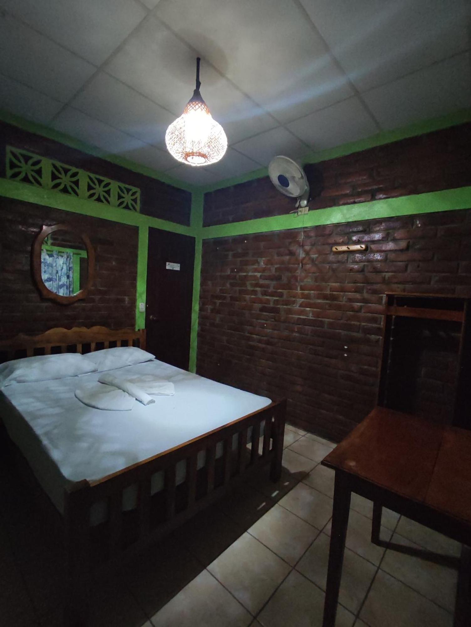 Eco-Lodge El Porvenir. Santa Cruz Room photo